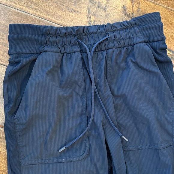 COPY - Lululemon navy joggers size 4 - Picture 2 of 3